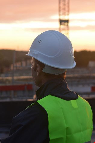 supporting image for Management in construction