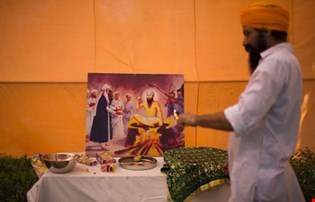 supporting image for Theme 1b: Guru Arjan - a period of Sikh growth - Blended learning